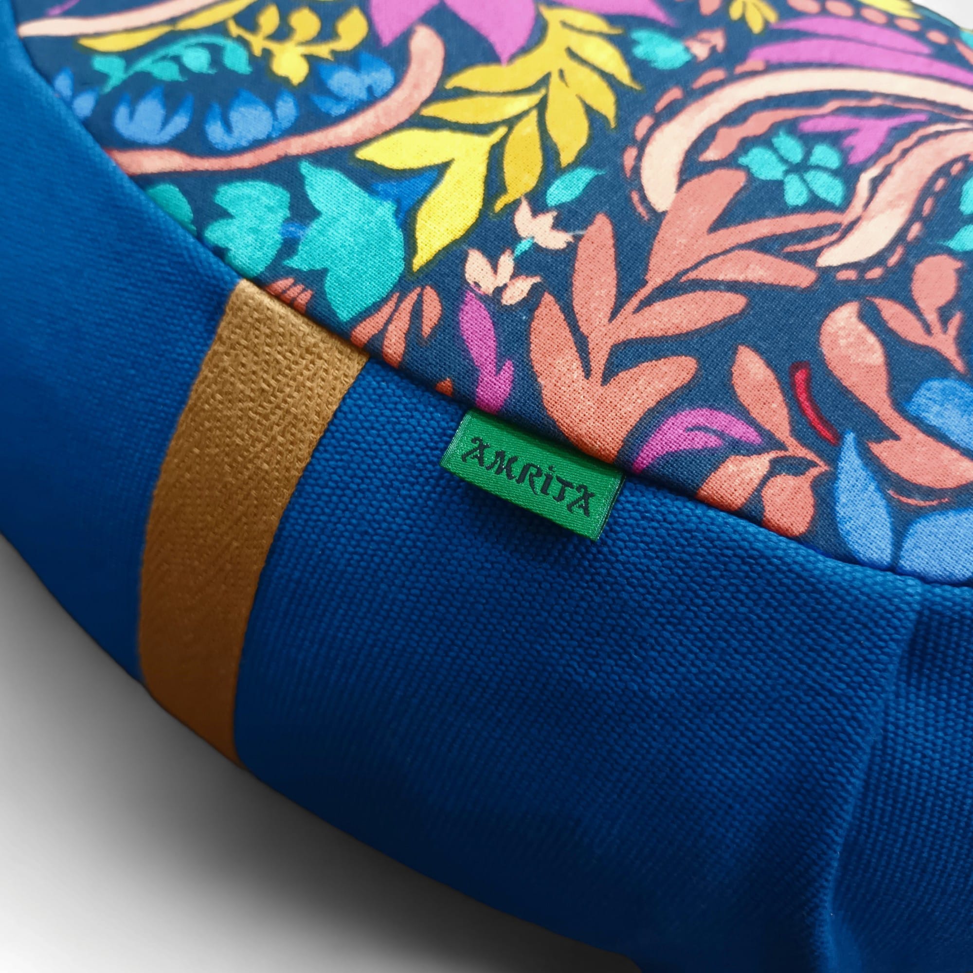 zafu medialuna meditación