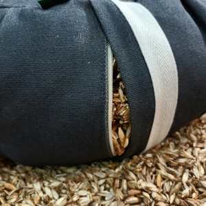 cojín media luna geometría sagrada