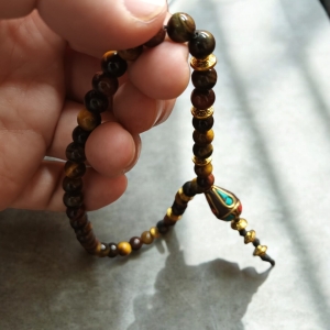 japa mala ojo de tigre