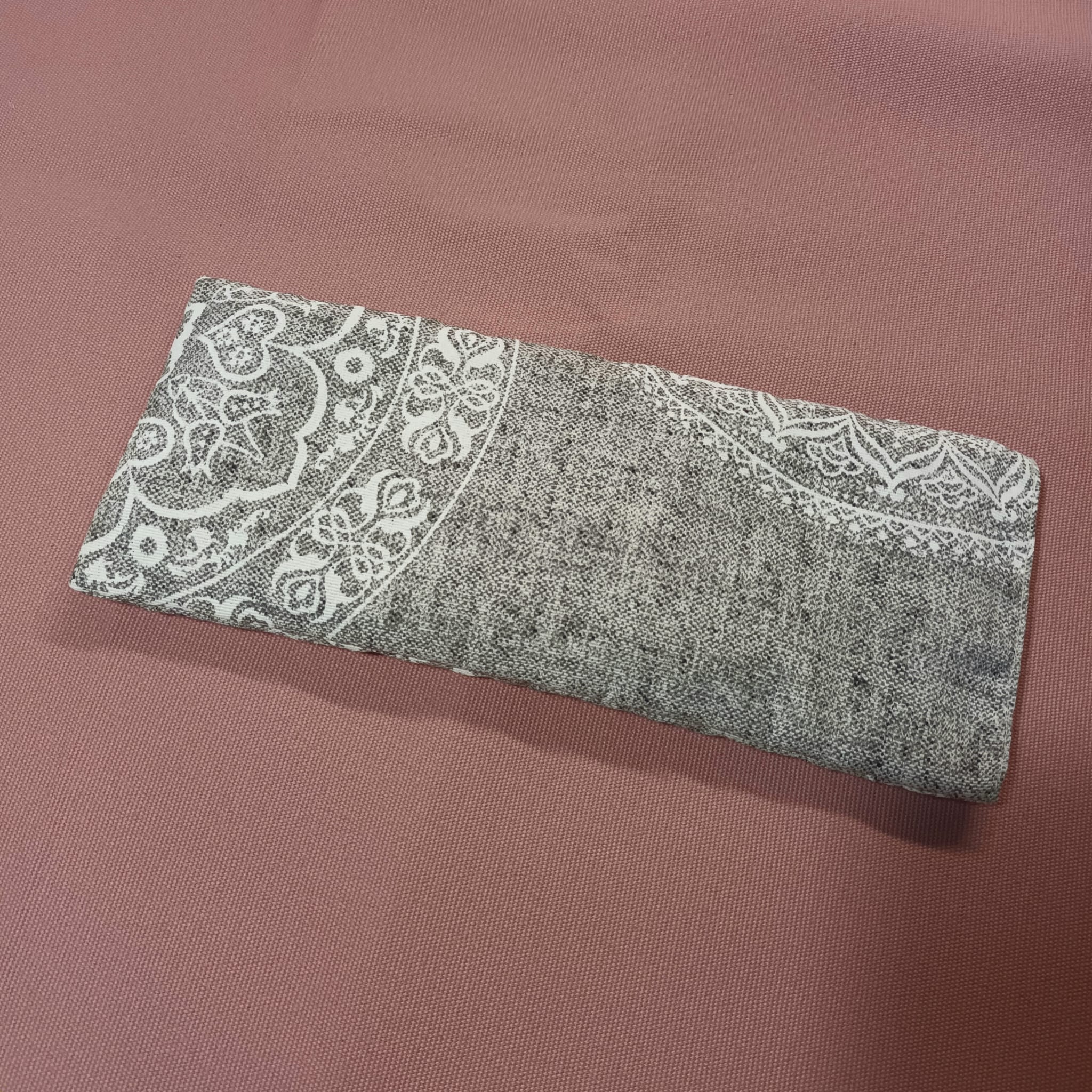 almohadilla de ojos para meditación